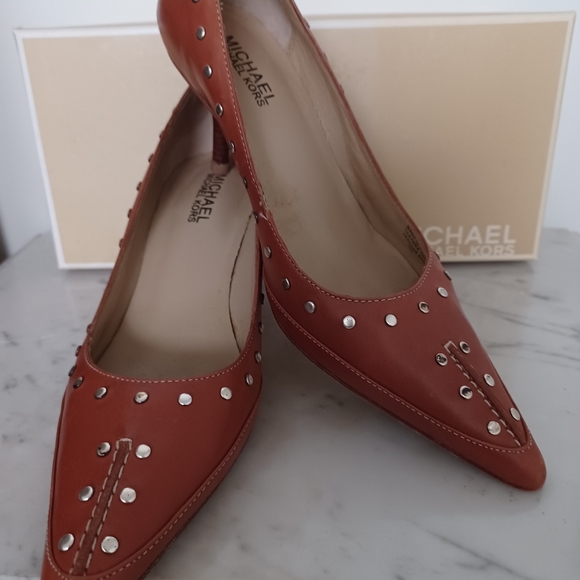 Michael Kors "Astor Pump" leather shoes - Picture 14 of 16